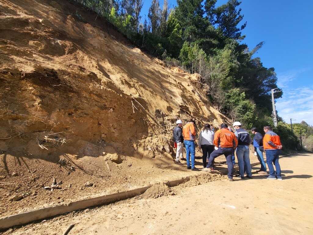 Inician obras de estabilización en camino Chiguayante – Concepción tras derrumbe￼