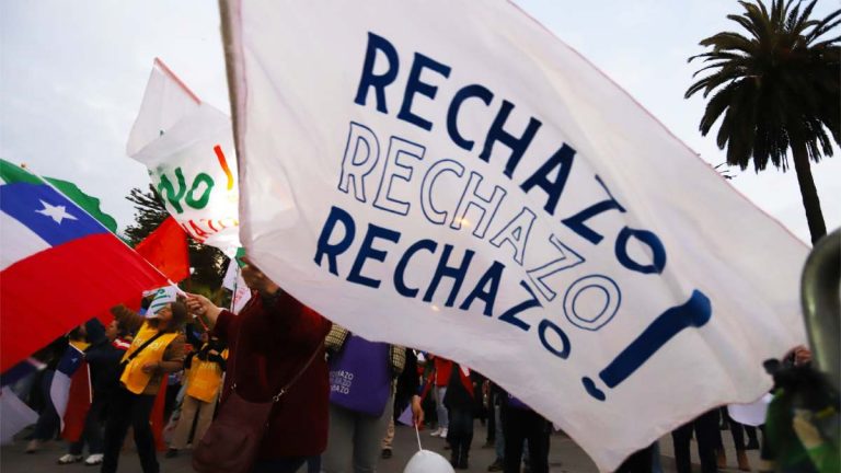 Gobernadores de Chile frente al rechazo de nueva Constitución llaman a “iniciar un nuevo proceso” 