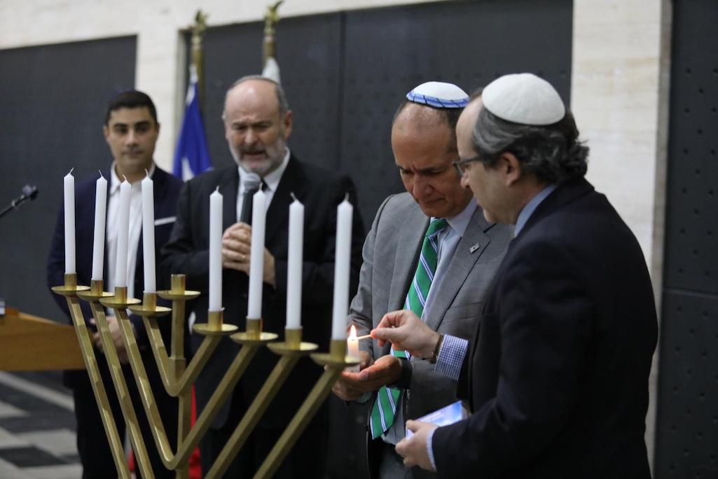 Comunidad judía inició celebración del Janucá en el Gobierno Regional del Biobío
