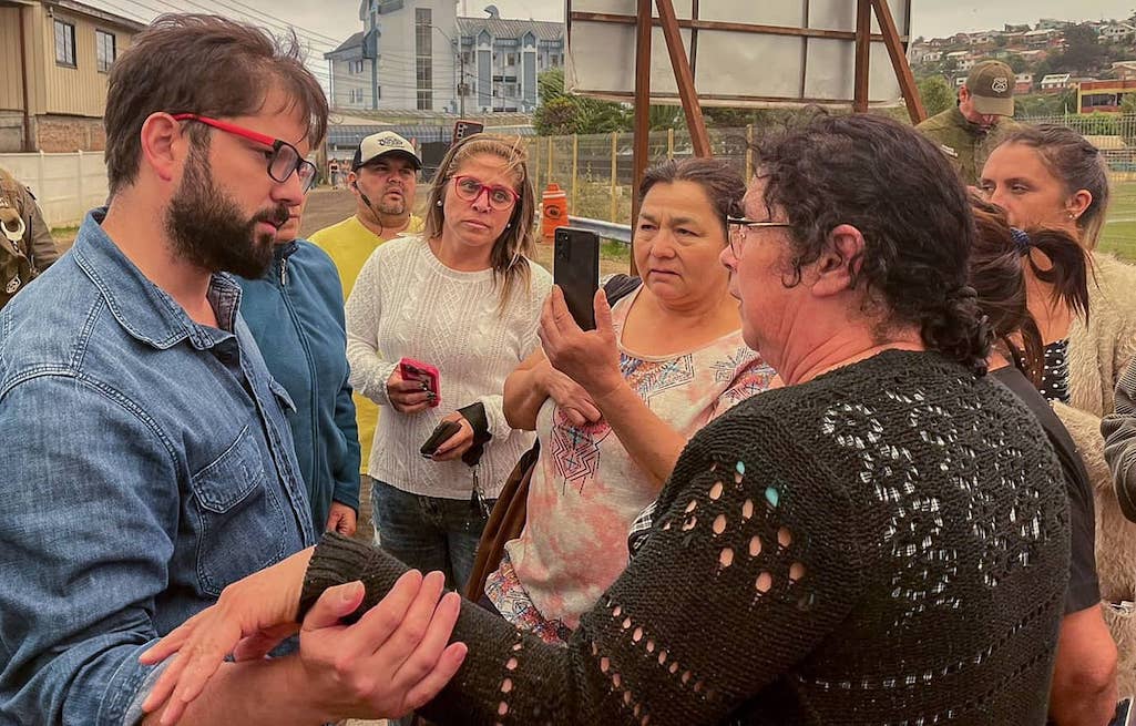 Presidente Boric recorrió zonas afectadas por incendios forestales en Biobío y Ñuble