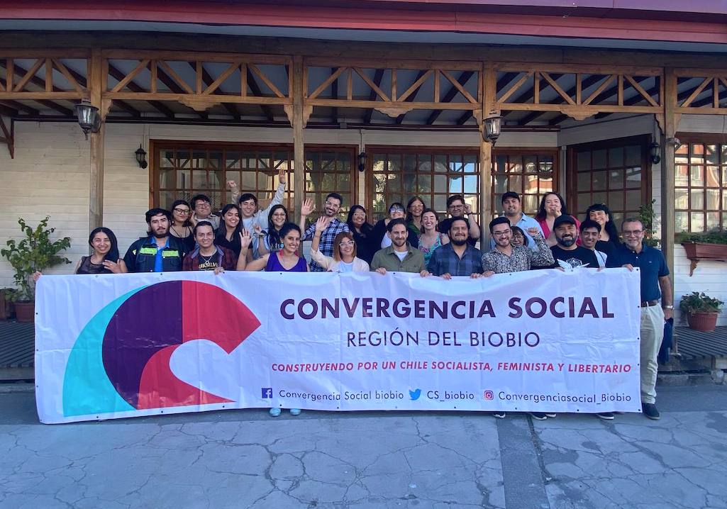 Consejo Constitucional: Partido Socialista, Convergencia Social, y Plataforma Social entregan su apoyo a candidata Paloma Zúñiga