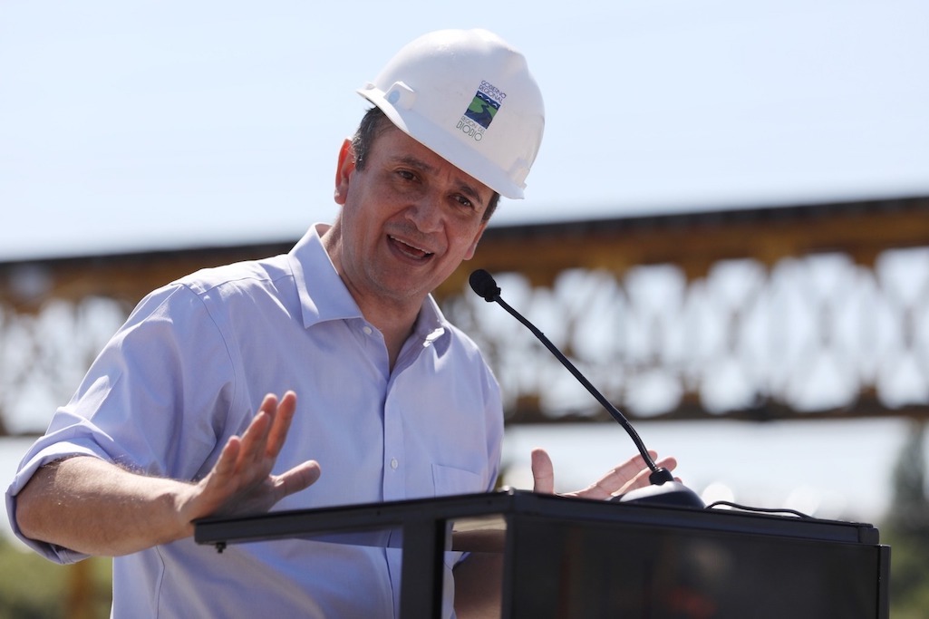 Gobernador Rodrigo Díaz solicitó medidas más contundentes en respuesta a la suspensión del Biotrén