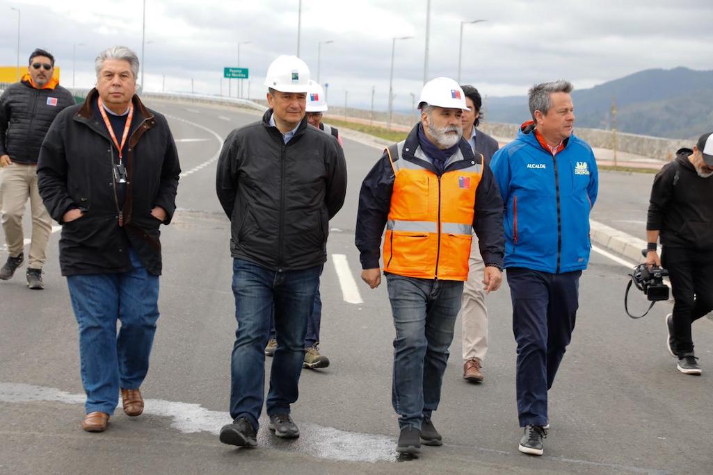 Acelerar entrega de la Costanera para iniciar obras en avenida Pedro de Valdivia pide gobernador Díaz