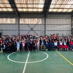 Gimnasio de escuela de Lota cuenta con nueva iluminación gracias al programa “Barrios con Energía”