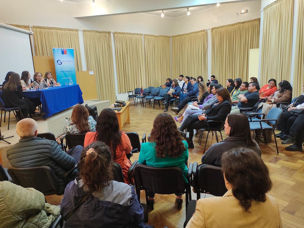 Mujeres del sector pesquero industrial participaron en foro sobre empoderamiento femenino realizado en Talcahuano