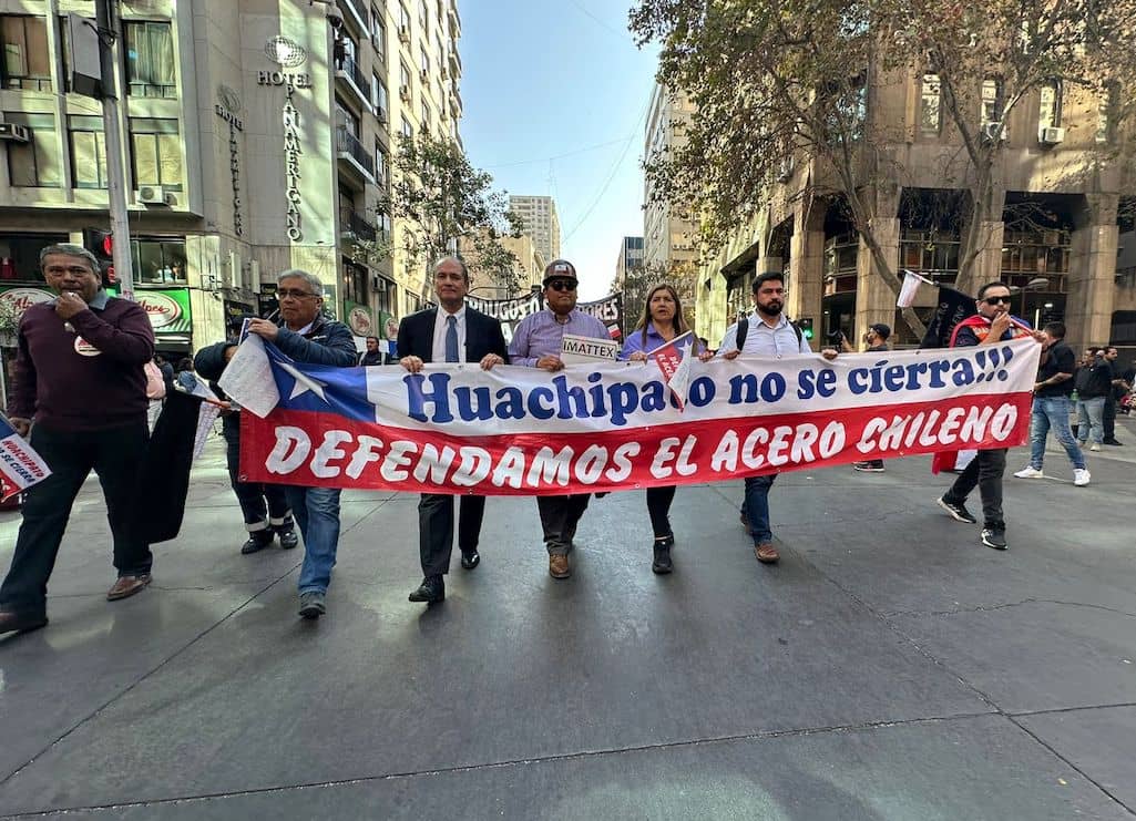 Gobernador Díaz y trabajadores de Huachipato piden en La Moneda pronta resolución en favor de la empresa